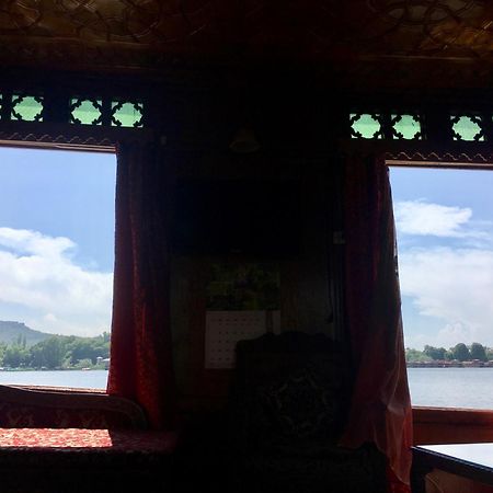 Houseboat Lily Of Nageen Σριναγκάρ Εξωτερικό φωτογραφία