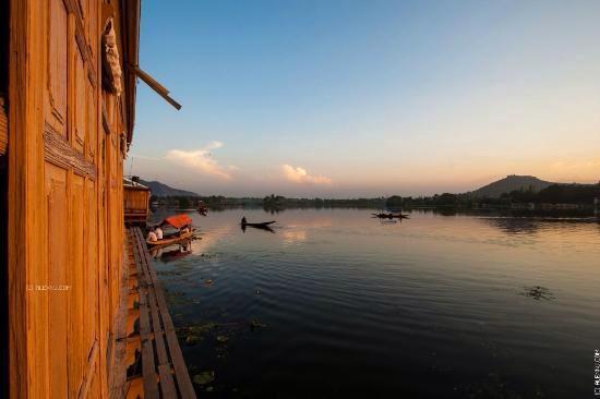 Houseboat Lily Of Nageen Σριναγκάρ Εξωτερικό φωτογραφία