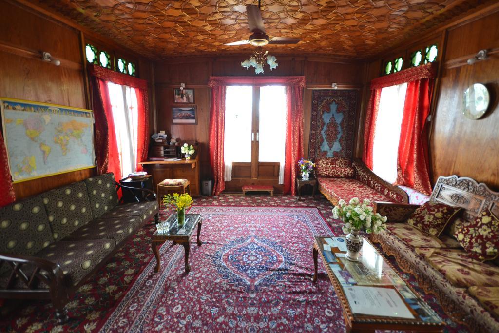 Houseboat Lily Of Nageen Σριναγκάρ Εξωτερικό φωτογραφία